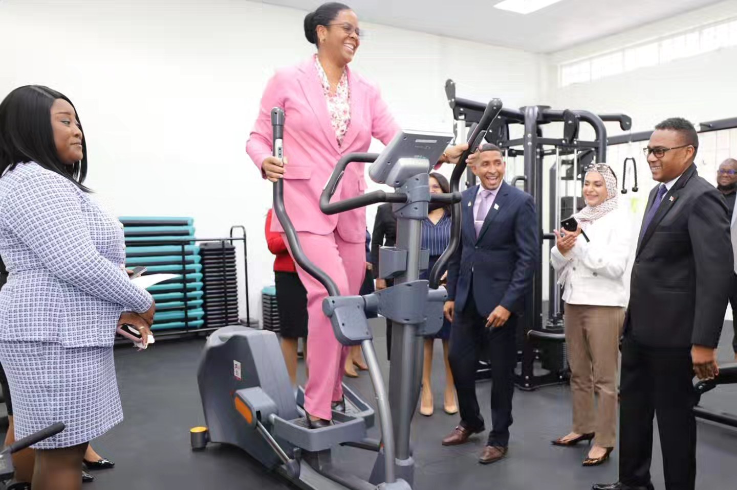 los-bajos-recomissioning-5